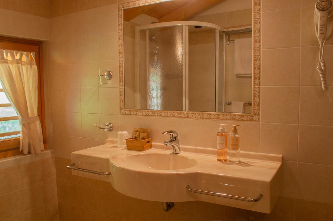 Hotel Garni Sant'Antonio Con Spa Мадонна-ди-Кампильо Экстерьер фото
