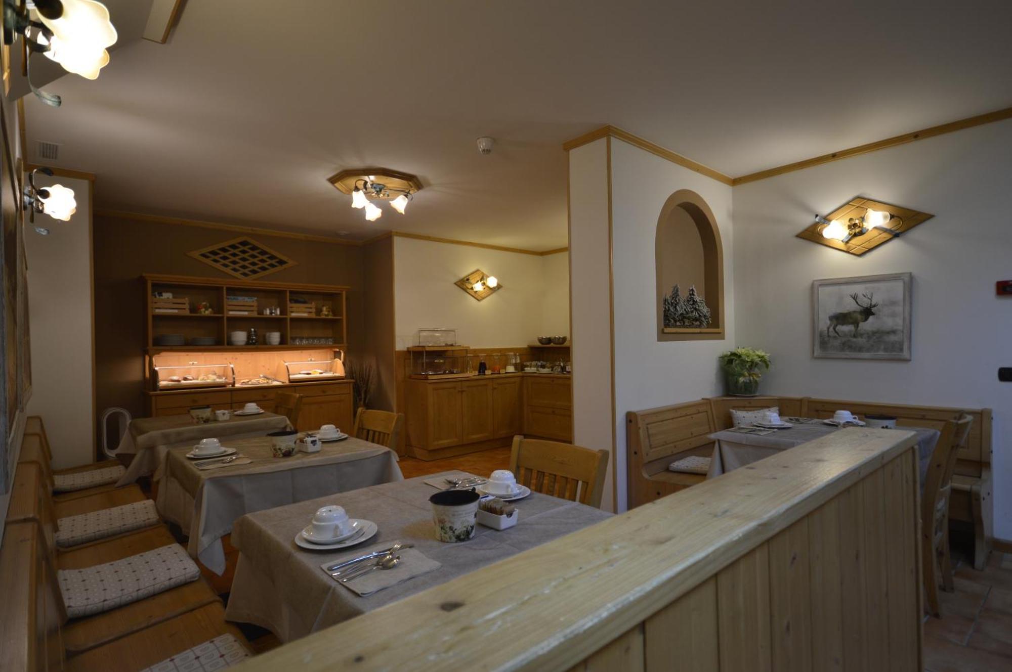 Hotel Garni Sant'Antonio Con Spa Мадонна-ди-Кампильо Экстерьер фото